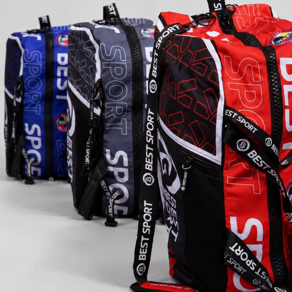 Large convertible bag with heavy duty large zips